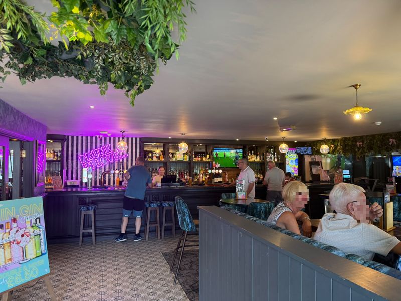 aigburth arms inside and bar